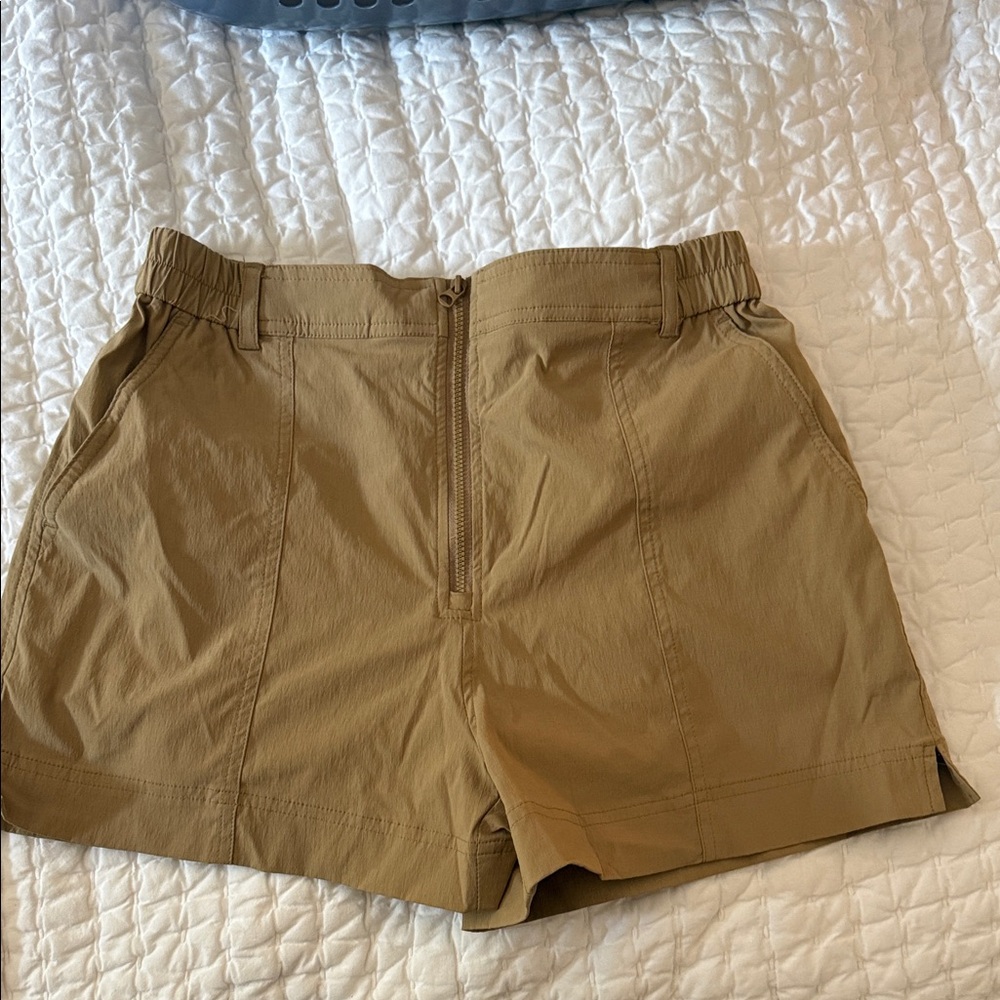 Madewell Taiyaki Hiking Shorts in Tan